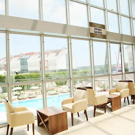 Rose Hotel Side